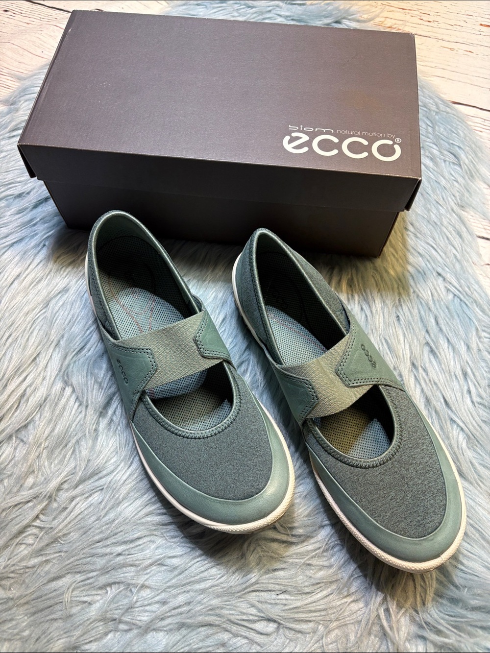 Ecco Women's Teal Slip-On Mary Jane Loafers Green sz 10